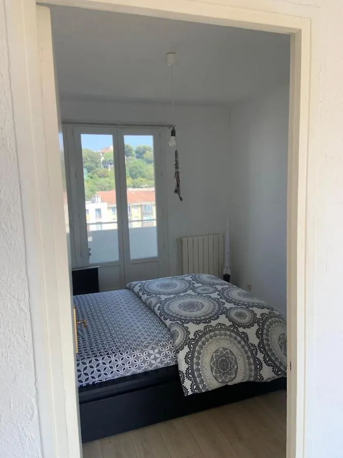 Superbe Appartement Avec Terrasse 20M2 Tres Calme Marseille France