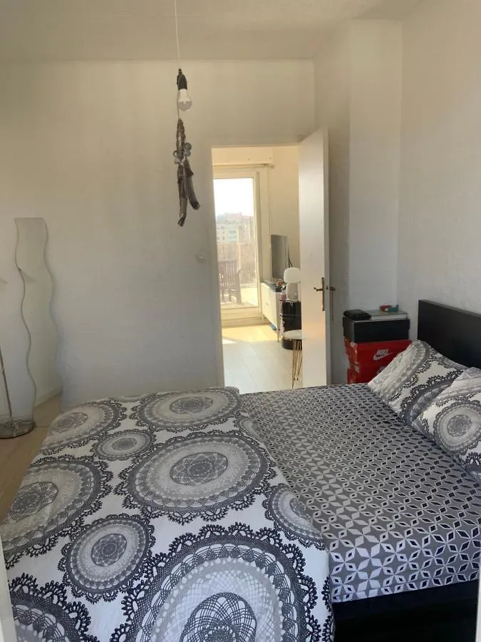 Apartment Superbe Appartement Avec Terrasse 20M2 Tres Calme Marseille